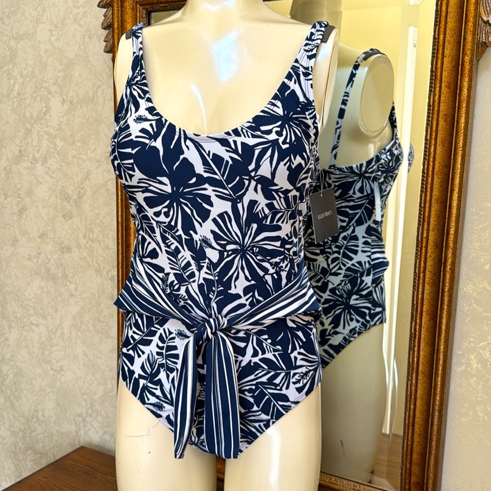New Ellen Tracy Navy & White Floral Womens One Piece swimsuit. Size 8.